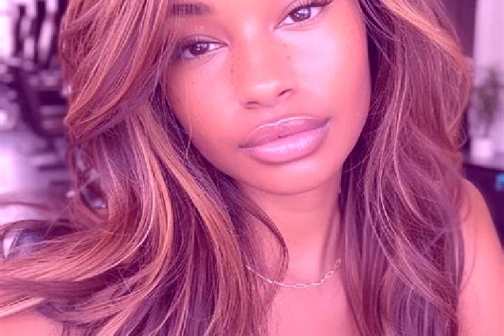 Nova, 27, a dark blonde brown-eyed mediterranean companion based in Mandaguacu. Offering Roleplay, OWO, A-Level, Party Girl, Girlfriend Experience. Available...