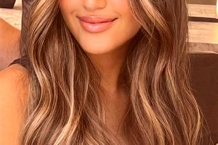 Nova, 27, a dark blonde dark-eyed asian companion based in Lagoa. Offering Erotic Massage, CIM, 69. Available for incall and outcall, overnight bookings avai...
