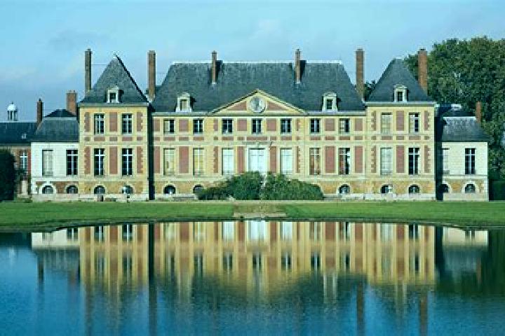 Nova, 27 — Escort in Guermantes, France