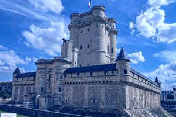 Nova, 27 — Escort in Vincennes, France