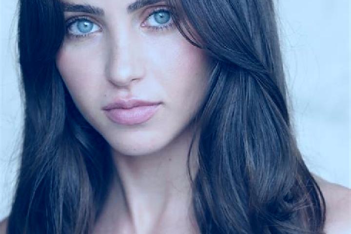 Nova, 28, a brunette grey-eyed caucasian companion based in Tuanshanzi. Offering OWO, GFE. Available for incall and outcall, day and evening dates.