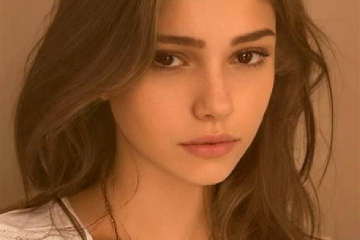 Nova, 28, a chestnut hazel-eyed slavic companion based in Guangkuotiandi. Offering Overnight, Domination, OWO. Available for incall and outcall, overnight bo...