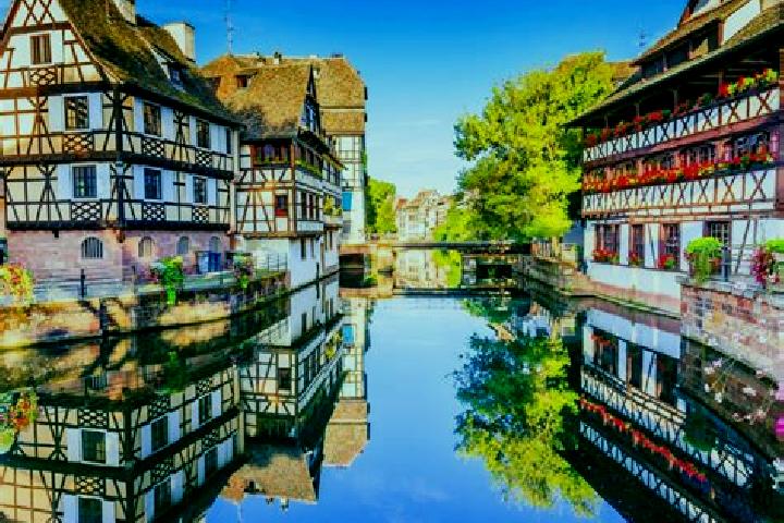 Nova, 28 — Escort in Auzits, France