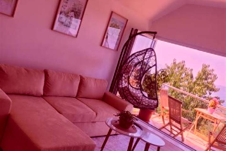 Nova, 28 — Escort in Gjinar, Albania