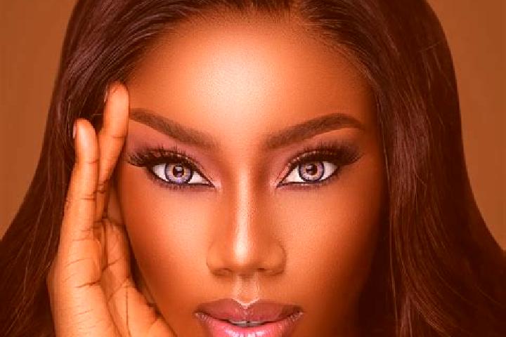 Nova, 29, a auburn blue-eyed ebony companion based in Boreng. Offering Girlfriend Experience, CIM, Couples. Available for incall and outcall, overnight booki...