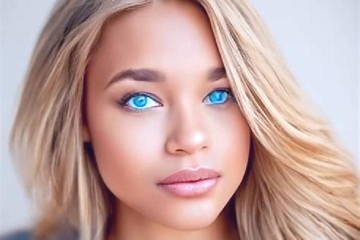 Nova, 29, a blonde blue-eyed latina companion based in Valdragone. Offering BDSM, Travel Companion, Dinner Date. Available for incall and outcall, day and ev...