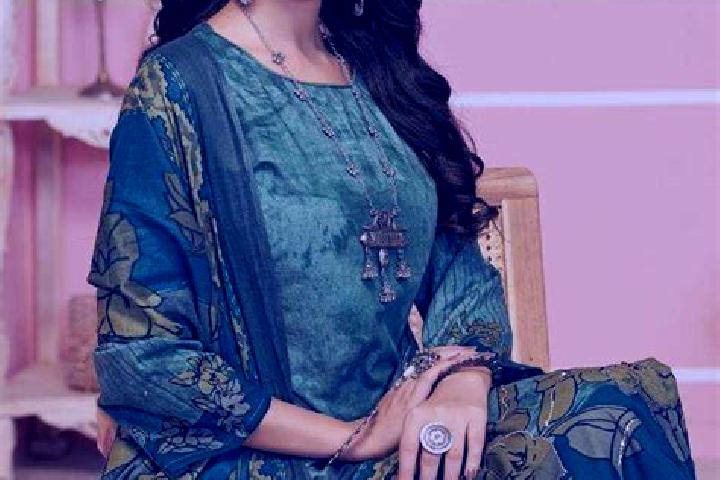 Nova, 29 — Escort in Azara, India