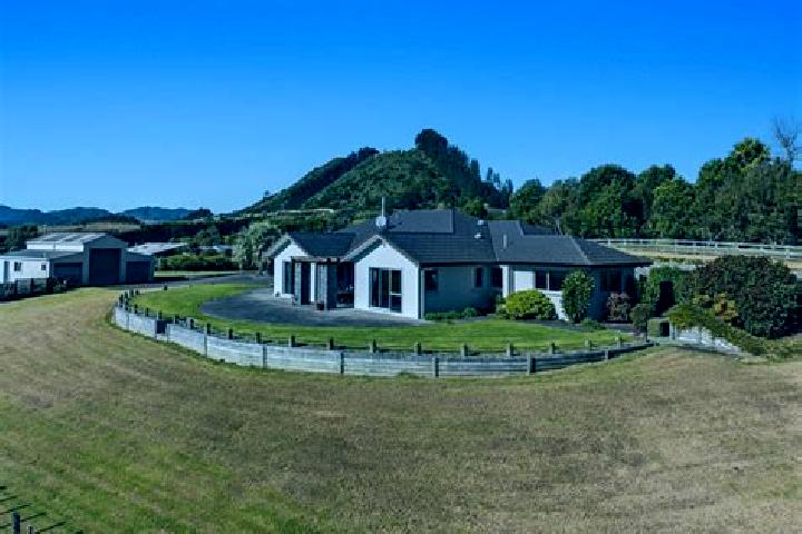 Nova, 29 — Escort in Opotiki, New Zealand