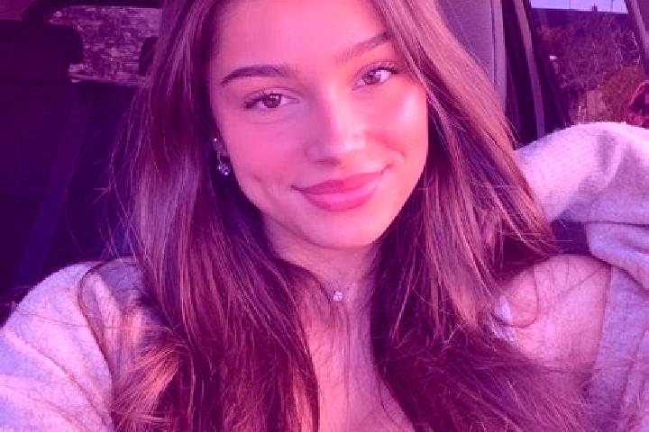 Nova, 30, a brunette hazel-eyed slavic companion based in Timika. Offering CIM, Party Girl, Dinner Date. Available for incall and outcall, overnight bookings...