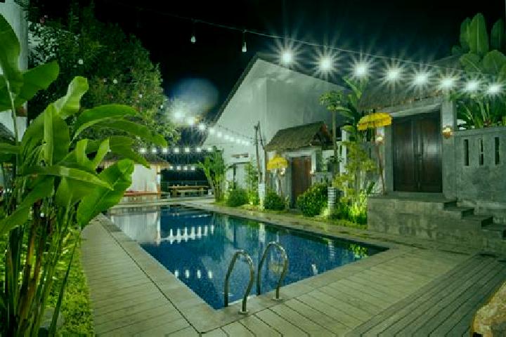Nova, 30 — Escort in Cihideung, Indonesia