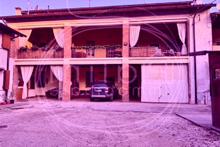 Nova, 30 — Escort in Paderno Franciacorta, Italy