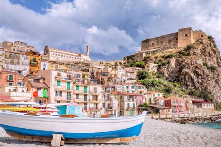 Nova, 30 — Escort in Taurisano, Italy