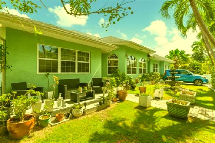 Nova, 30 — Escort in Tropical Gardens, Cayman Islands
