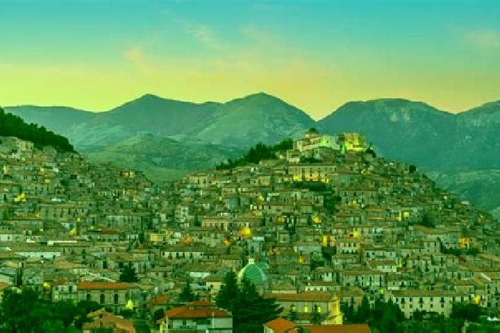 Nova, 30 — Escort in Varano Borghi, Italy