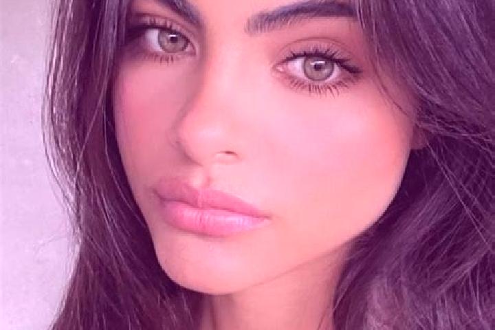 Nova, 31, a brunette dark-eyed middle eastern companion based in Cigembor. Offering Couples, Erotic Massage, 69. Available for incall and outcall, day and ev...