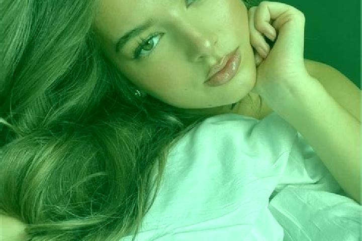 Nova, 31, a brunette hazel-eyed latina companion based in Olho d Agua das Cunhas. Offering Travel Companion, A-Level, Erotic Massage. Available for incall an...