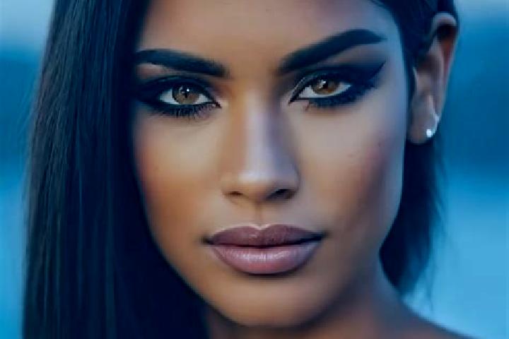 Nova, 31, a chestnut amber-eyed latina companion based in Chisht-e Sharif. Offering Domination, Overnight, Deep French Kissing. Available for incall and outc...