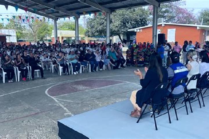 Nova, 31 — Escort in Amaxac de Guerrero, Mexico