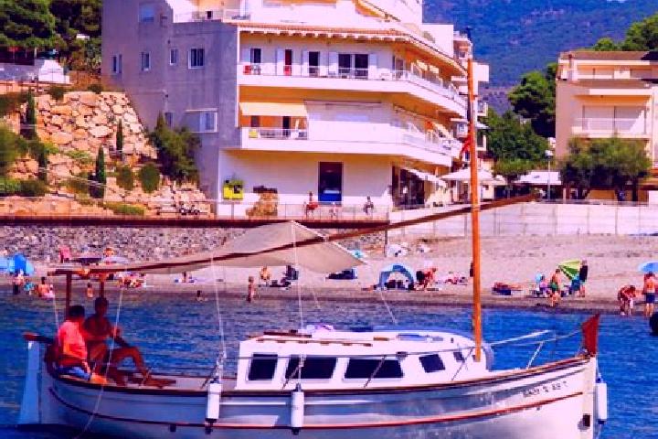 Nova, 31 — Escort in Portbou, Spain