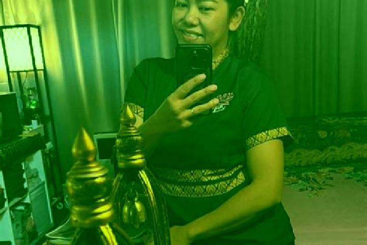 Nova, 32, a red green-eyed caribbean companion based in Heist-op-den-Berg. Offering Tantra, Massage, Party Girl, Couples, OWO. Available for incall and outca...