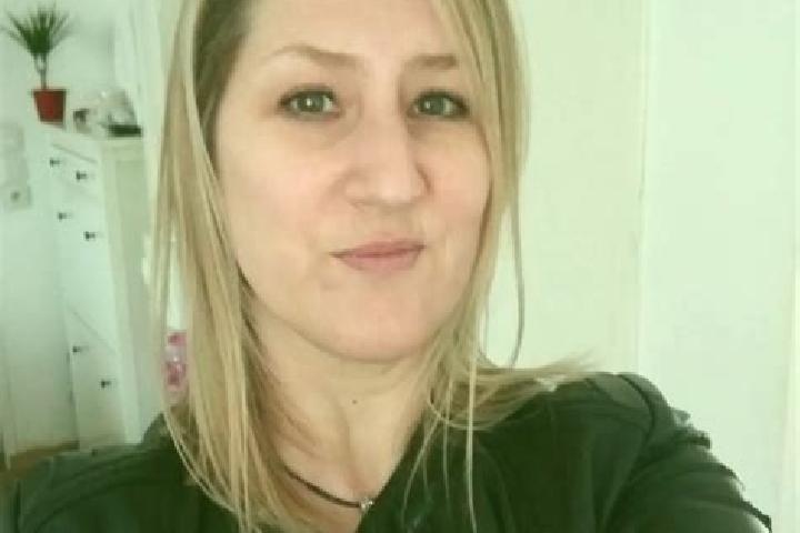 Nova, 32 — Escort in Evergnicourt, France