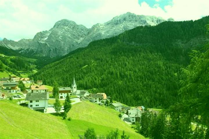 Nova, 32 — Escort in La Valle - Wengen, Italy