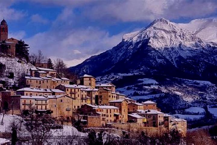 Nova, 32 — Escort in Montefortino, Italy