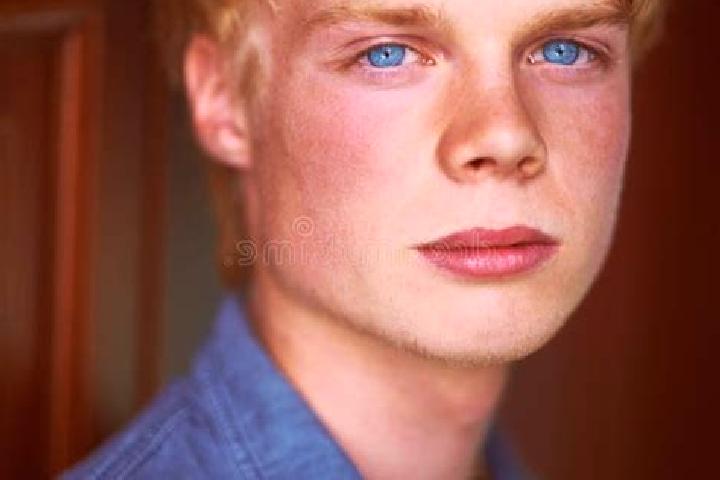 Nova, 33, a blonde blue-eyed caucasian companion based in Closeburn. Offering BDSM, Domination, Massage. Available for incall and outcall, day and evening da...