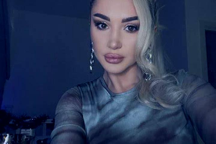 Nova, 33, a blonde grey-eyed indian companion based in Villie-Morgon. Offering Roleplay, Travel Companion, BDSM, GFE, CIM. Available for incall and outcall, ...