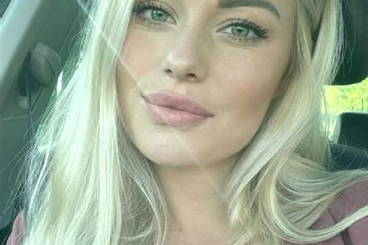Nova, 33, a blonde hazel-eyed mixed companion based in Castellana Sicula. Offering Tantra, Erotic Massage, OWO. Available for incall and outcall, overnight b...