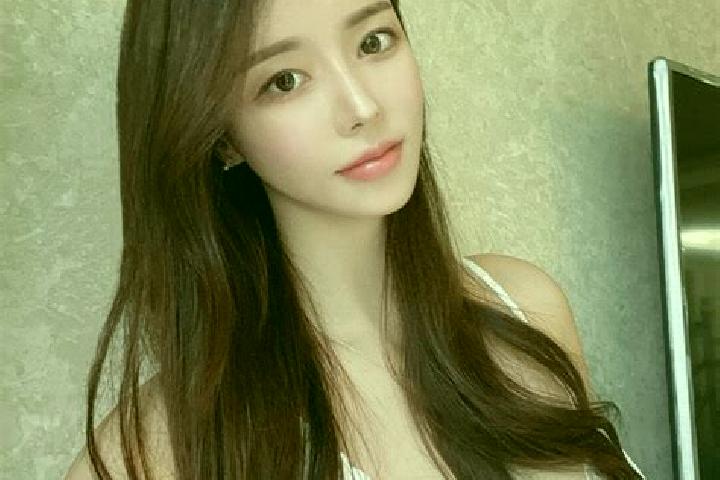 Nova, 33 — Escort in Jibenggang, China