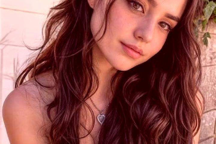 Nova, 34, a auburn hazel-eyed middle eastern companion based in Tomi. Offering BDSM, Party Girl, Duos. Available for incall and outcall, overnight bookings a...