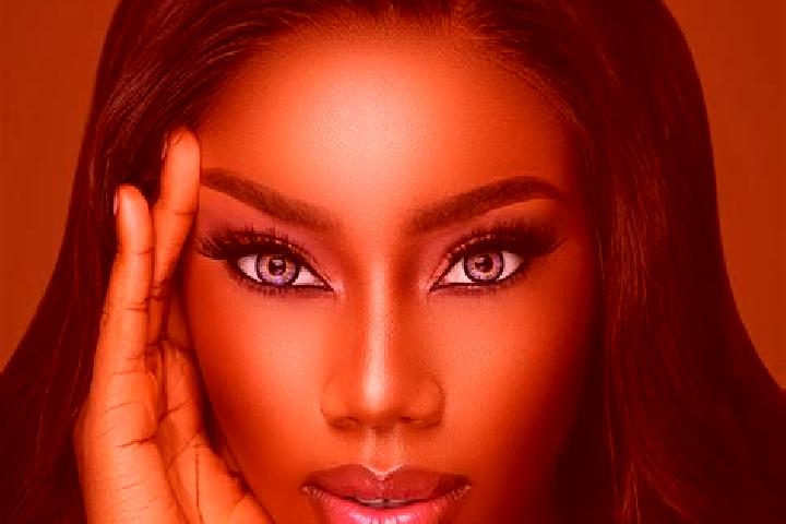Nova, 34, a black blue-eyed ebony companion based in Mitterperwend. Offering Party Girl, Duos, Fetish, Domination. Available for incall and outcall, day and ...