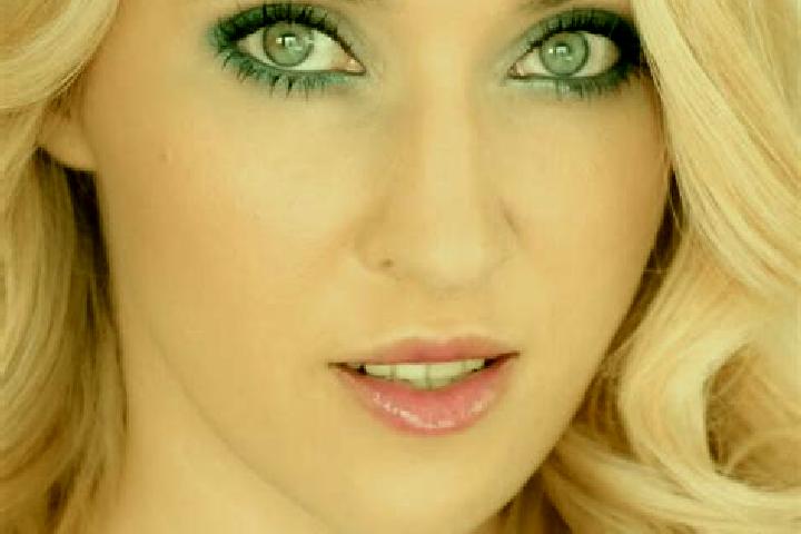 Nova, 35, a blonde green-eyed mediterranean companion based in Arieseni. Offering Fetish, Girlfriend Experience, Dinner Date, Prostate Massage. Available for...