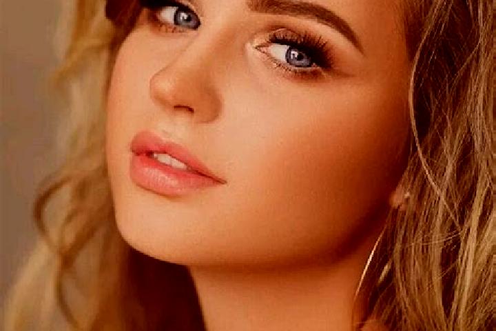 Nova, 35, a dark blonde blue-eyed caucasian companion based in Veltruby. Offering A-Level, Tantra, Party Girl. Available for incall and outcall, day and even...