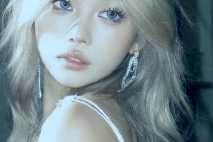 Nova, 35, a platinum blonde grey-eyed asian companion based in Sisante. Offering Fetish, OWO, Girlfriend Experience. Available for incall and outcall, overni...