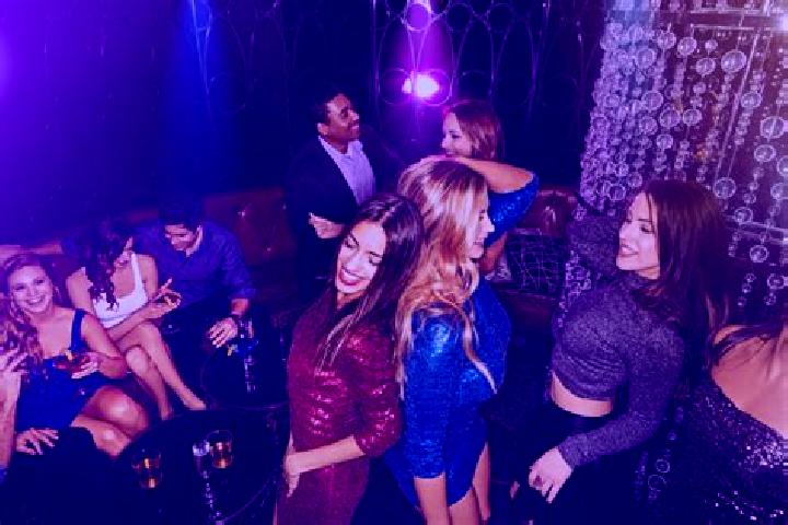 Nova, 35, a red grey-eyed caucasian companion based in Karatmanovo. Offering Striptease, Deep French Kissing, Party Girl, BDSM. Available for incall and outc...