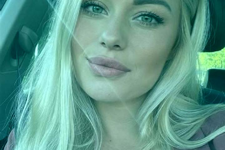 Nova, 36, a blonde green-eyed latina companion based in San Miguel de Ocampo. Offering GFE, Prostate Massage, Party Girl, 69, Couples. Available for incall a...