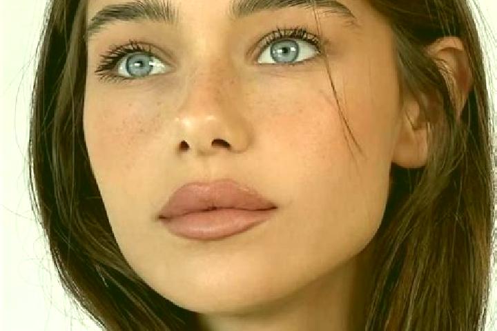 Nova, 36, a brunette brown-eyed mixed companion based in Chinda. Offering Party Girl, OWO, GFE. Available for incall and outcall, day and evening dates.