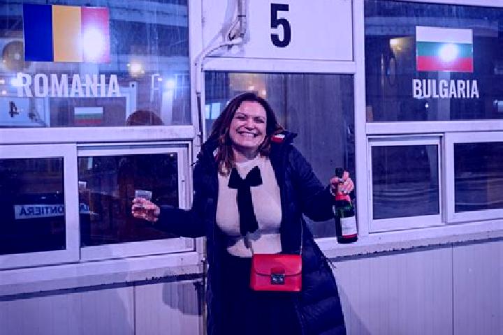 Nova, 36 — Escort in Hatcarau, Romania