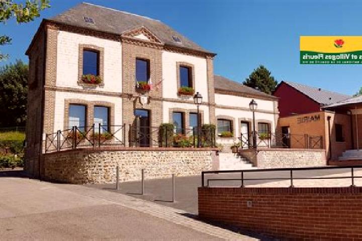 Nova, 36 — Escort in Les Damps, France