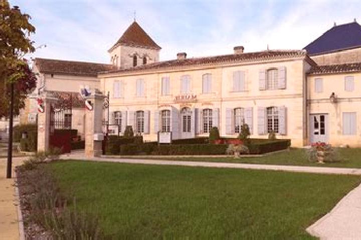 Nova, 36 — Escort in Saint-Yzan-de-Soudiac, France