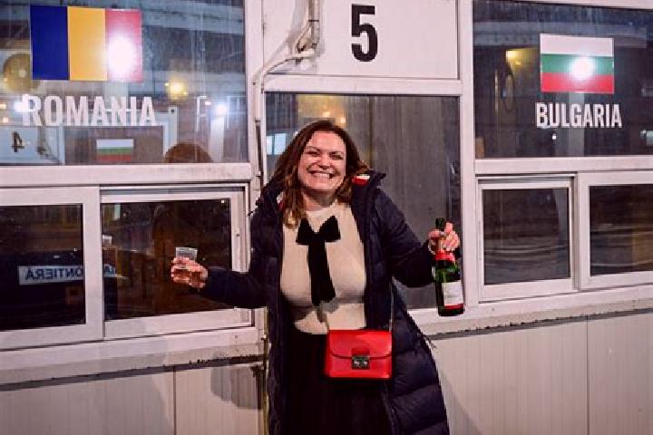Nova, 36 — Escort in Telechia, Romania