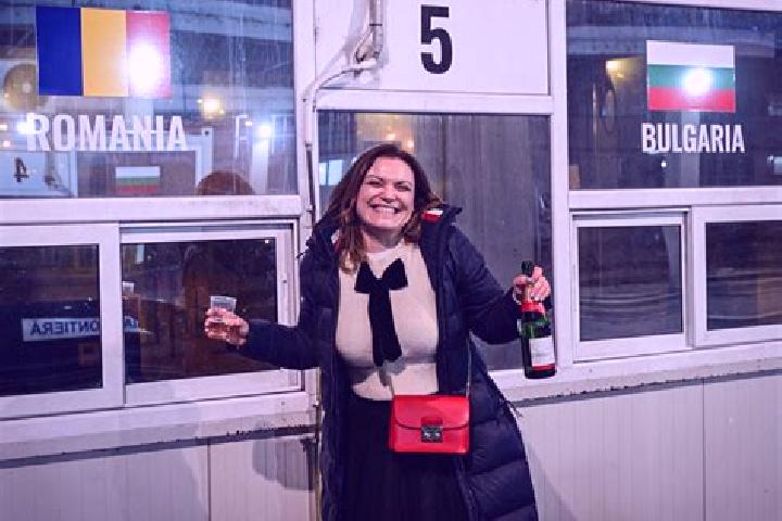 Nova, 36 — Escort in Vidrasau, Romania