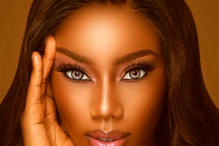 Nova, 37, a dark blonde blue-eyed ebony companion based in Second Mesa. Offering Erotic Massage, Domination, 69. Available for incall and outcall, day and ev...