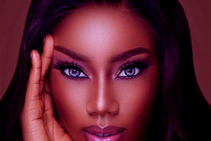 Nova, 37, a red blue-eyed ebony companion based in Sleidinge. Offering 69, CIM, Deep French Kissing. Available for incall and outcall, day and evening dates.