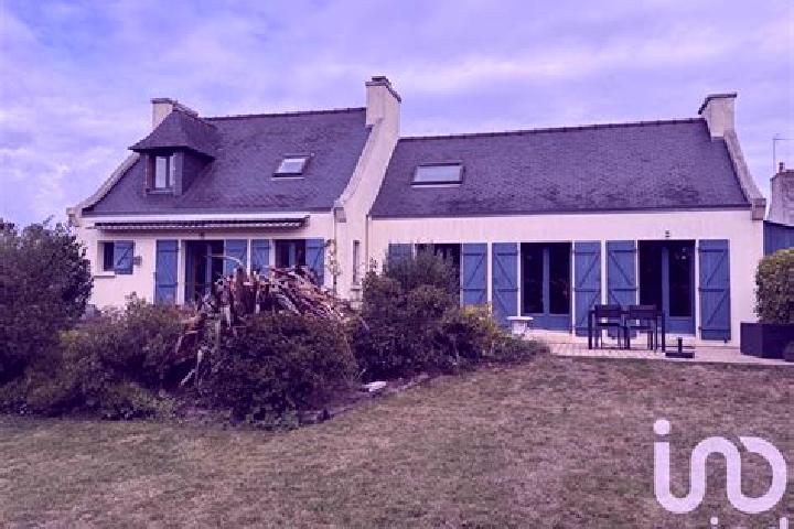 Nova, 37 — Escort in Esquibien, France