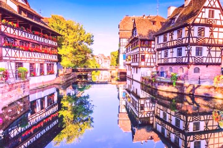 Nova, 37 — Escort in Lespinasse, France