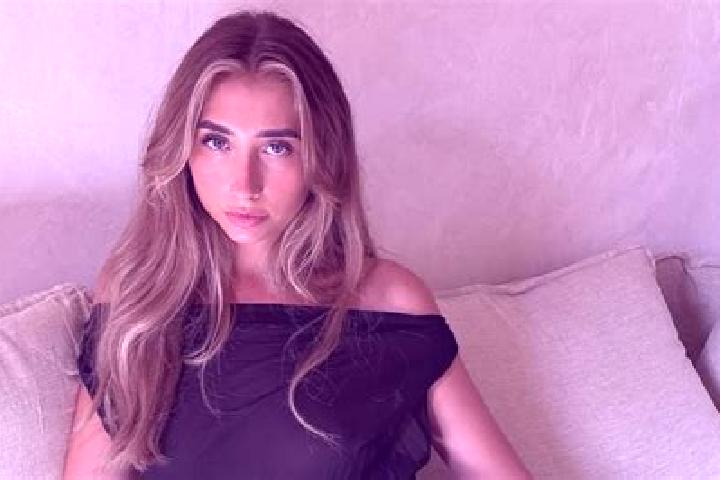 Nova, 37 — Escort in Recologne, France