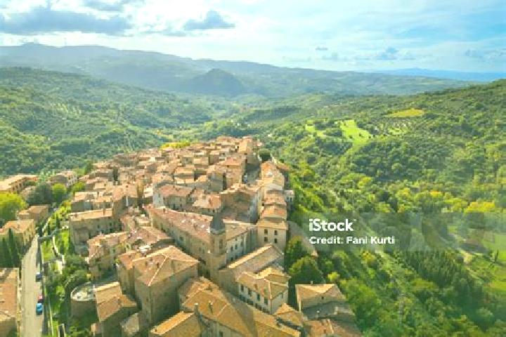 Nova, 37 — Escort in Seggiano, Italy